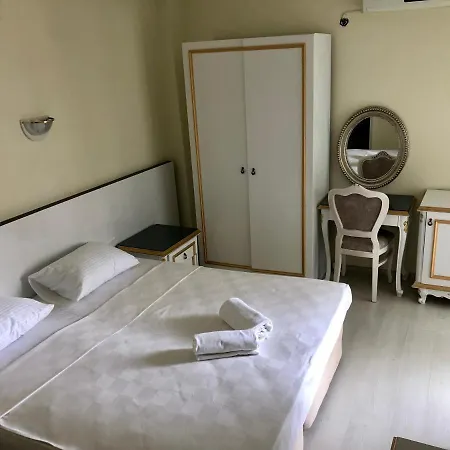 Q Business Szálloda 2*